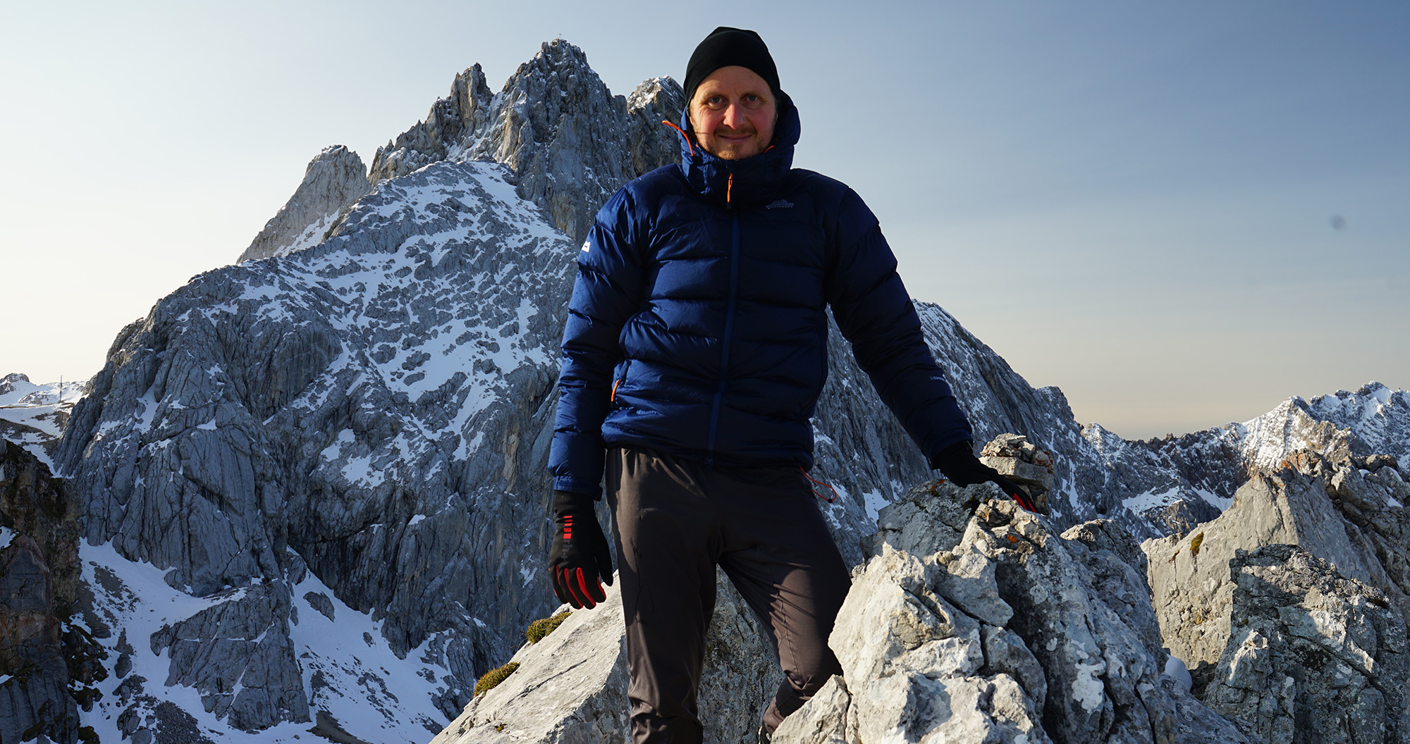 mountain equipment earthrise weste